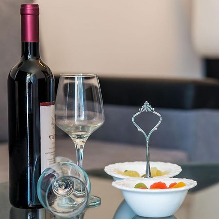 Mata Family Apartments مولونات المظهر الخارجي الصورة