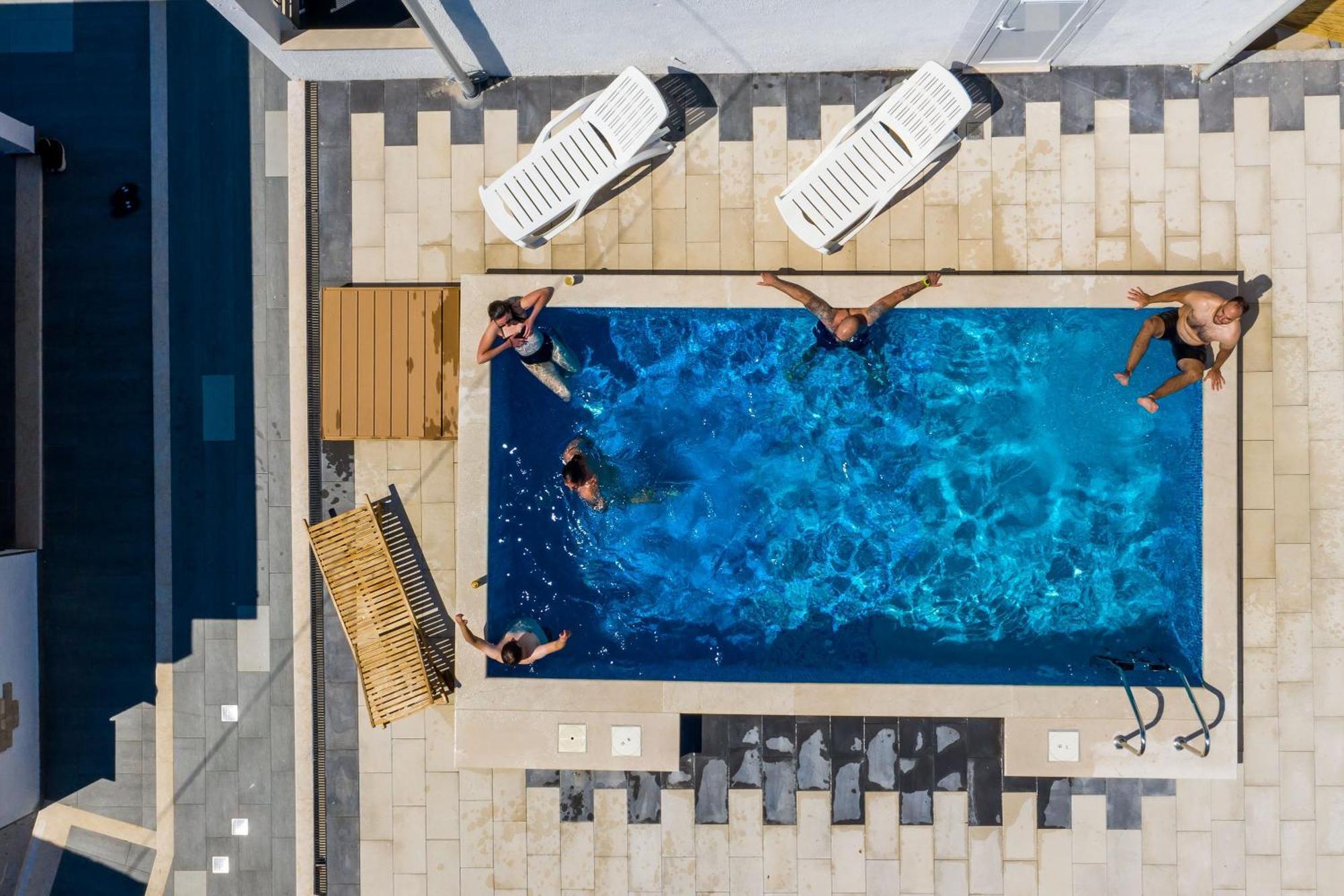 Mata Family Apartments مولونات المظهر الخارجي الصورة