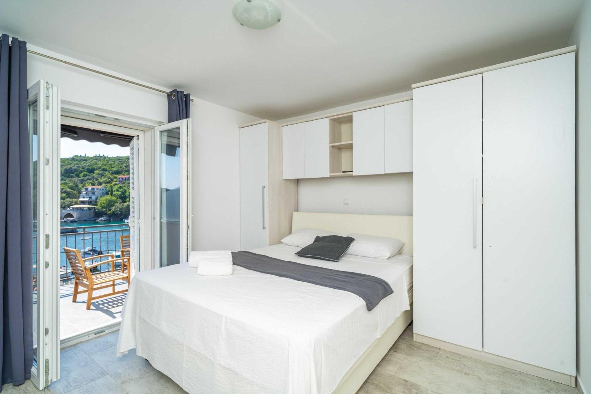 Mata Family Apartments مولونات المظهر الخارجي الصورة