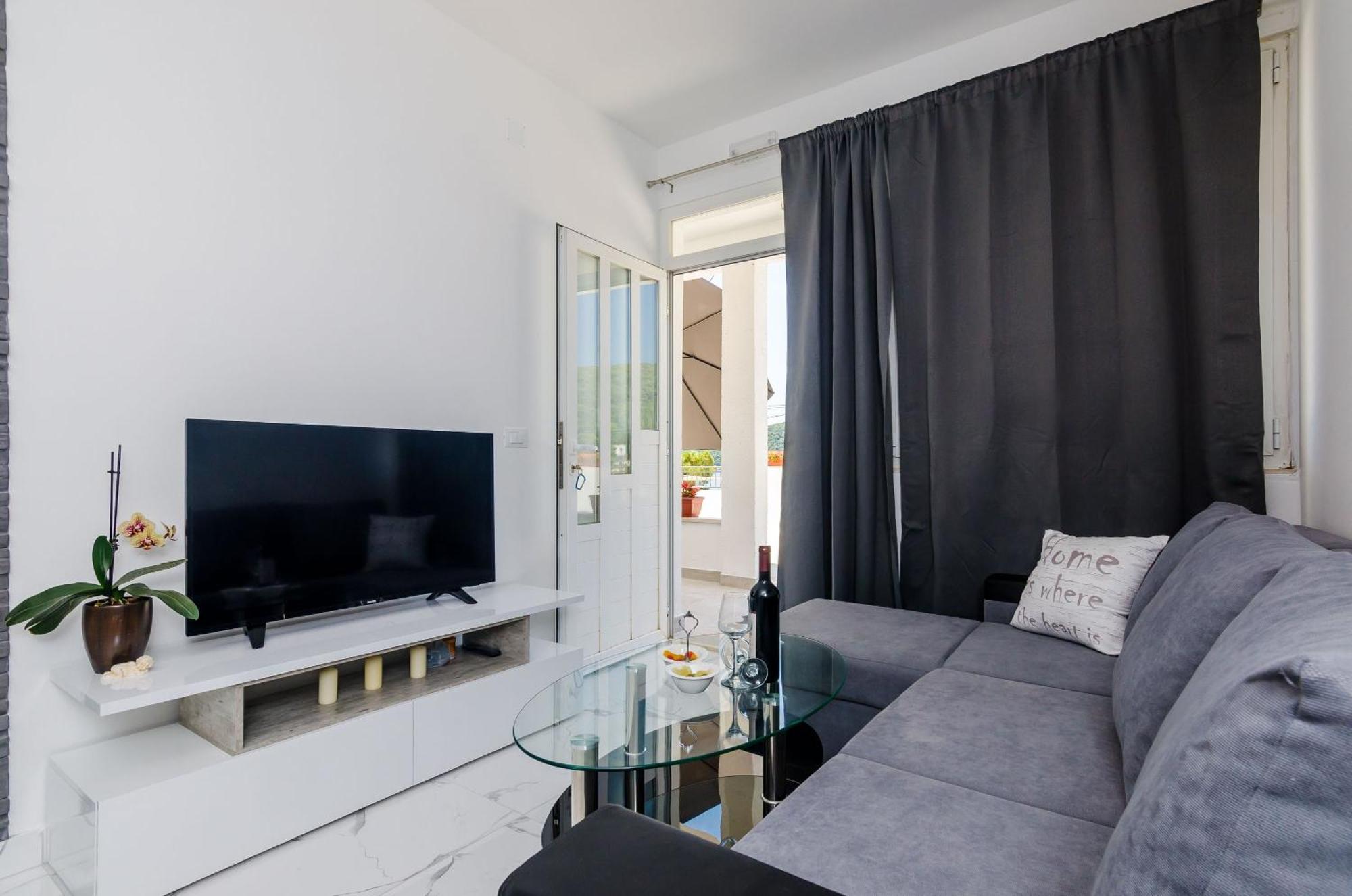 Mata Family Apartments مولونات المظهر الخارجي الصورة