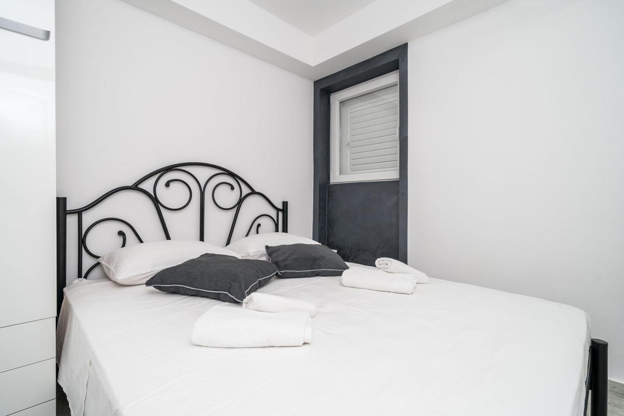 Mata Family Apartments مولونات الغرفة الصورة