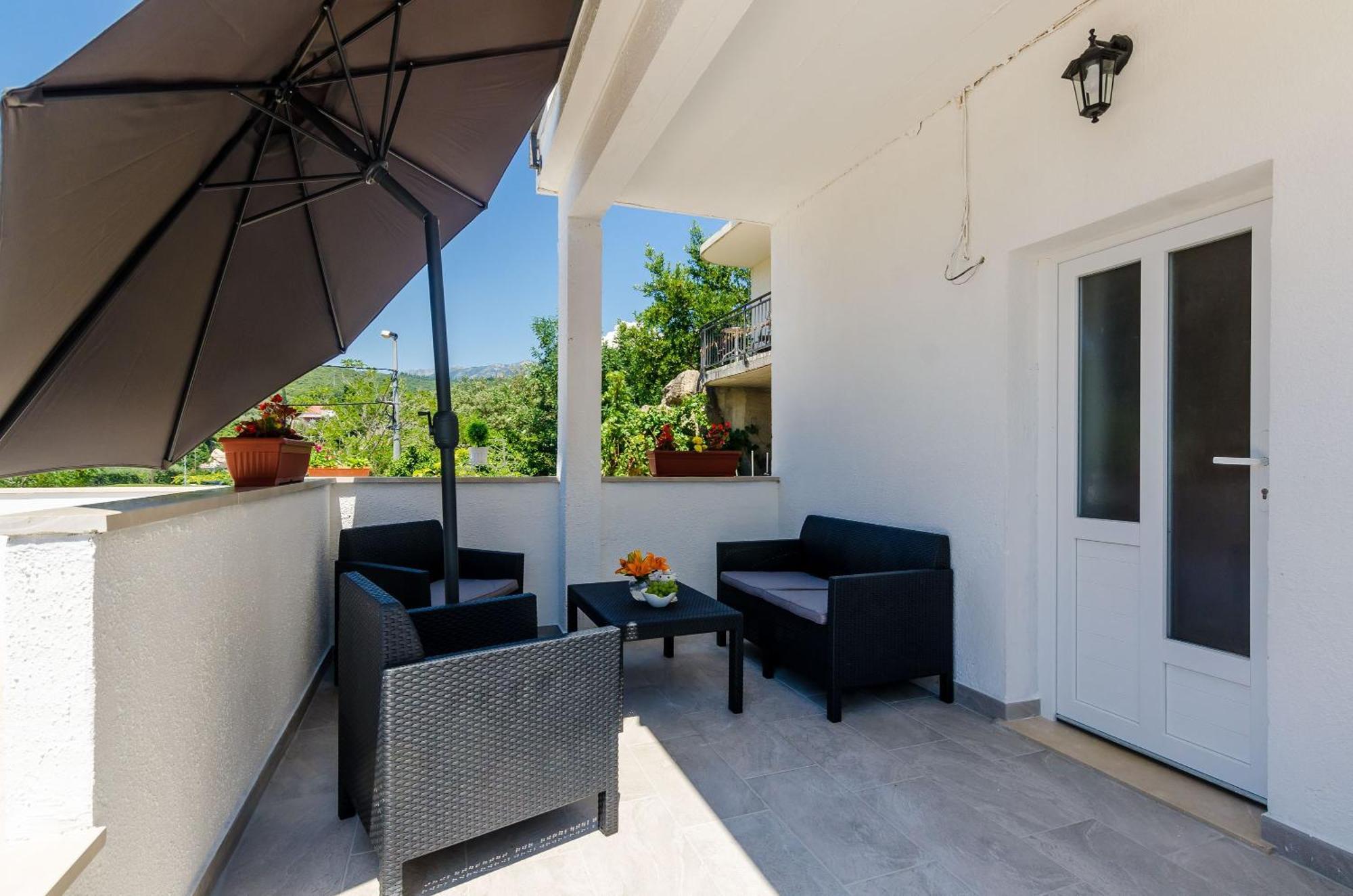 Mata Family Apartments مولونات الغرفة الصورة