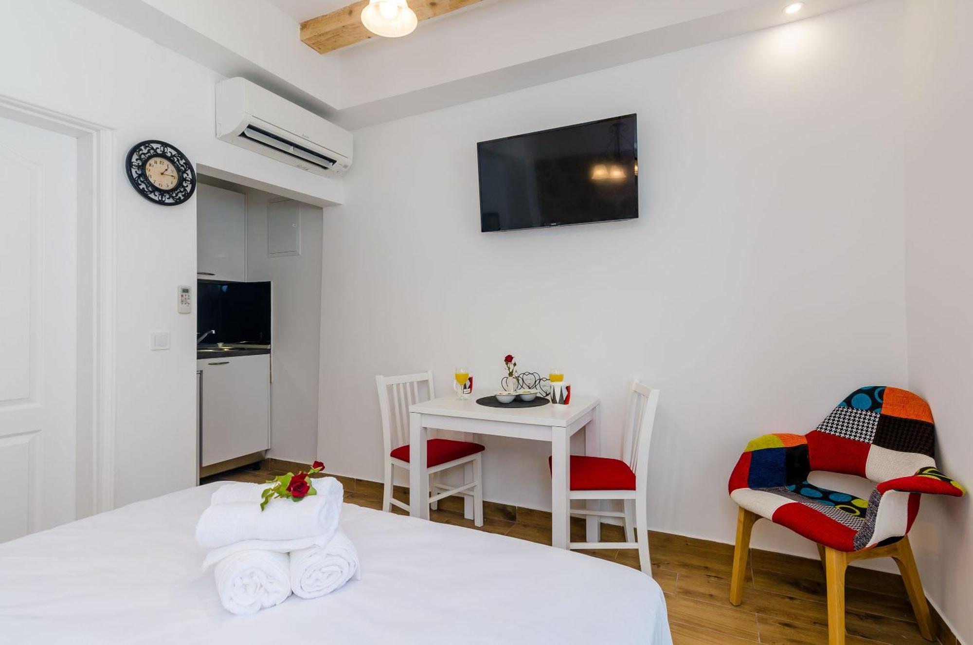 Mata Family Apartments مولونات الغرفة الصورة