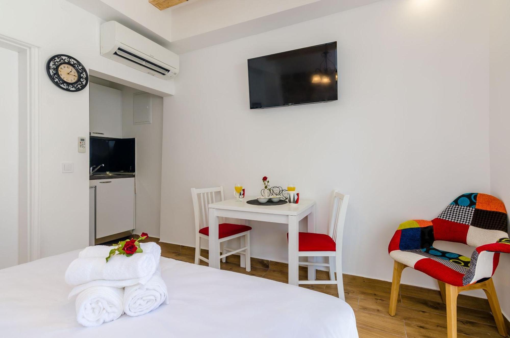 Mata Family Apartments مولونات الغرفة الصورة