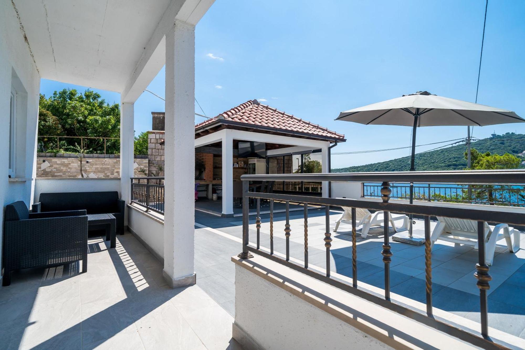 Mata Family Apartments مولونات الغرفة الصورة