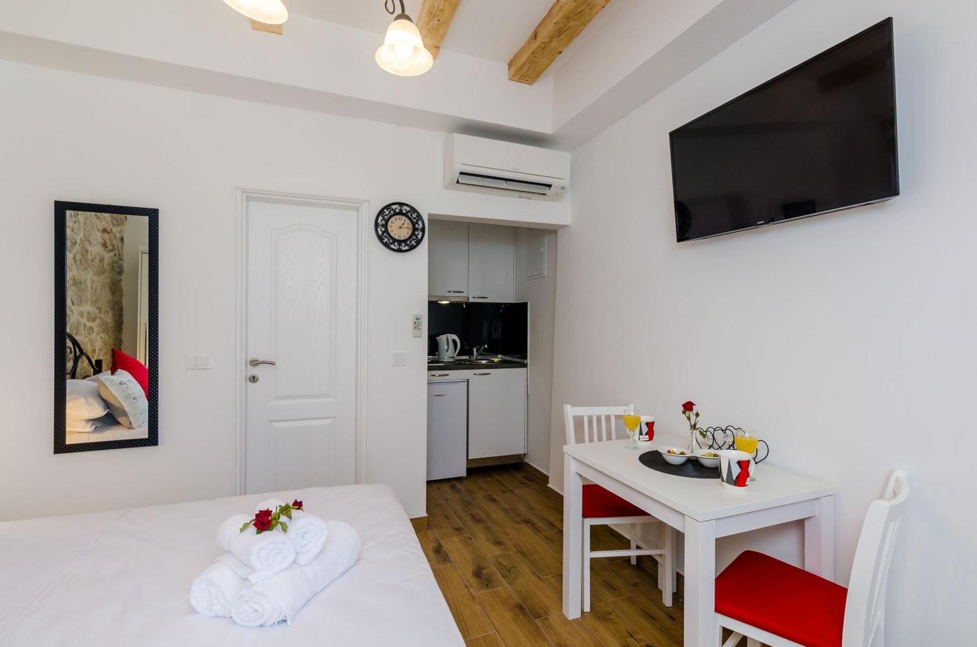 Mata Family Apartments مولونات الغرفة الصورة